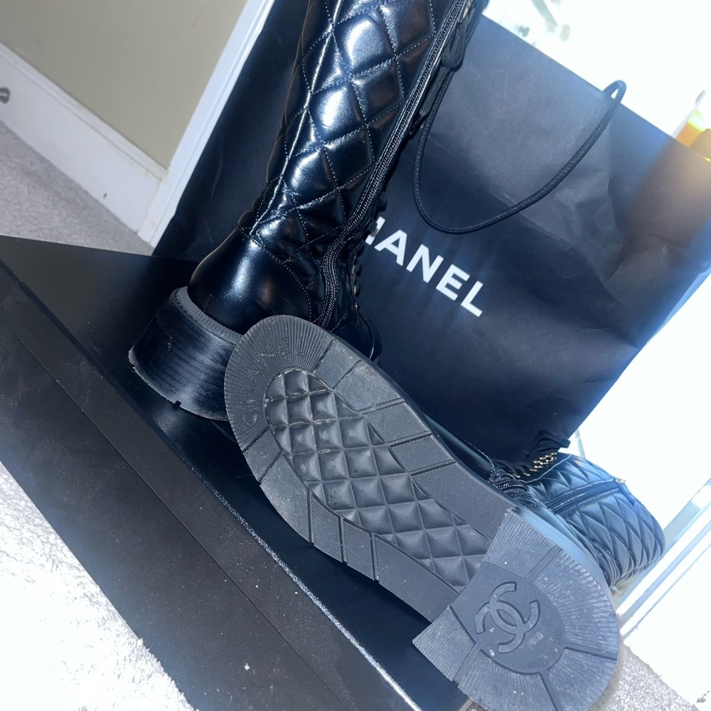 CHANEL Black Quilted Lace-Up Knee Boots - Picture 3 of 5